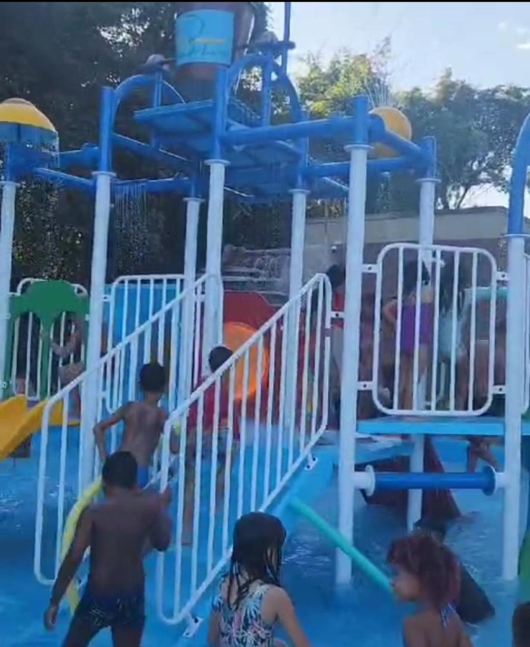 Aldeia Do Lago Caldas Novas Lindo Apt Com Cozinha Mobilia Nova Pode Levar Bebidas Na Area Das Piscinas Екстериор снимка